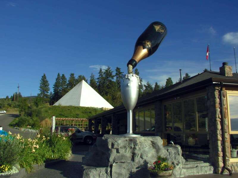 Kelowna: East Kelowna Full Day Guided Wine Tour - What $138 really covers