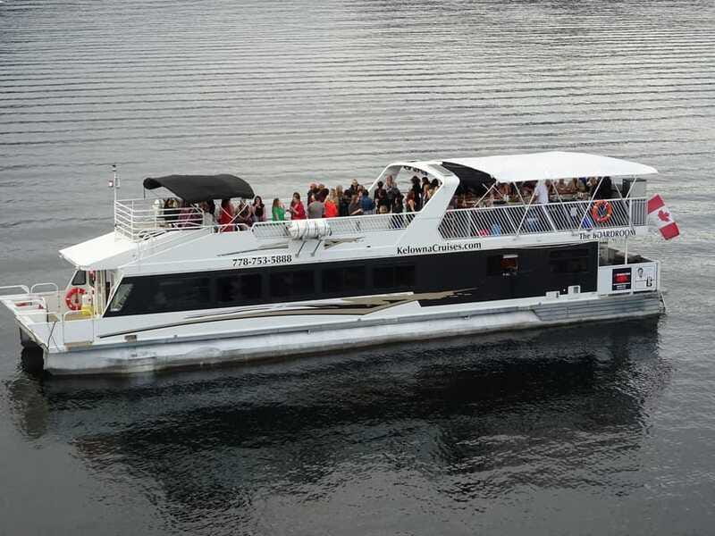 Kelowna: Okanagan Lake Afternoon Cruise - Sailview Bay and the lakeside mansions