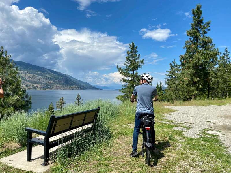 Kelowna: Okanagan Lake Guided E-Bike Tour with Picnic - What to bring and what to know