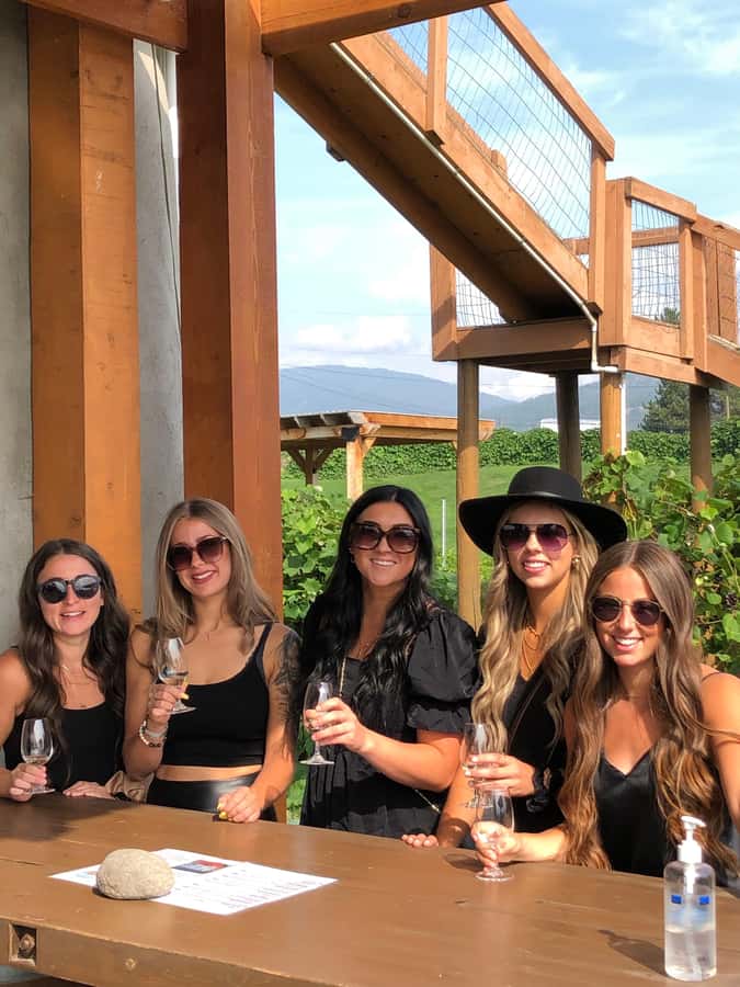 Kelowna: West Kelowna Half Day Guided Wine Tour - Frind Estate Winery brings the lake setting