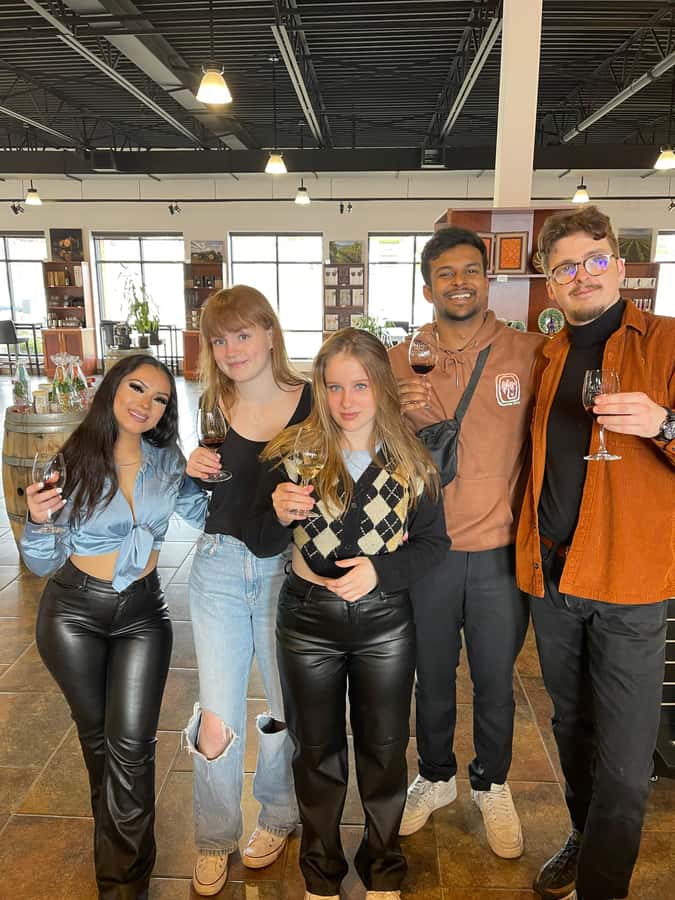Kelowna: West Kelowna Half Day Guided Wine Tour - Guides who shape the tone