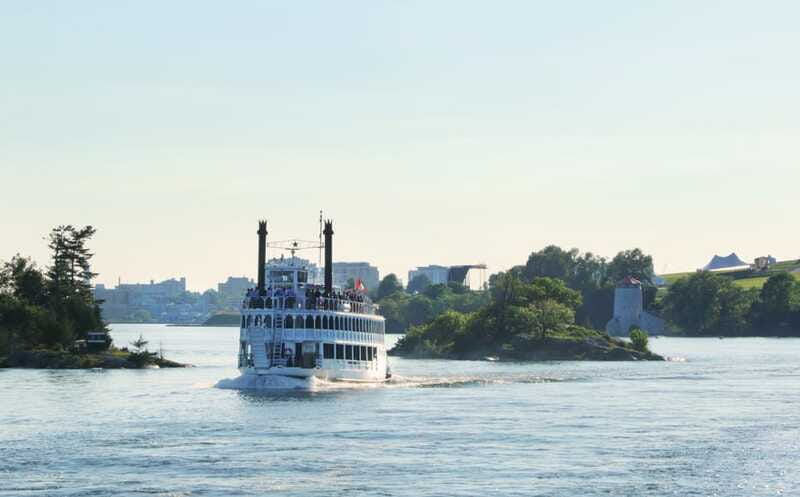Kingston: Brunch Cruise of Thousand Islands - Live entertainment and the pace of the morning