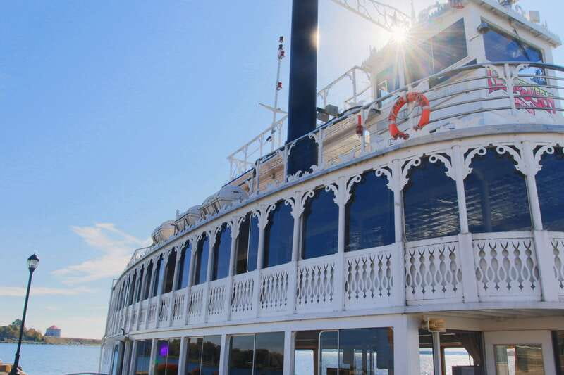 Kingston: Brunch Cruise of Thousand Islands - Seating, access, and small practical details