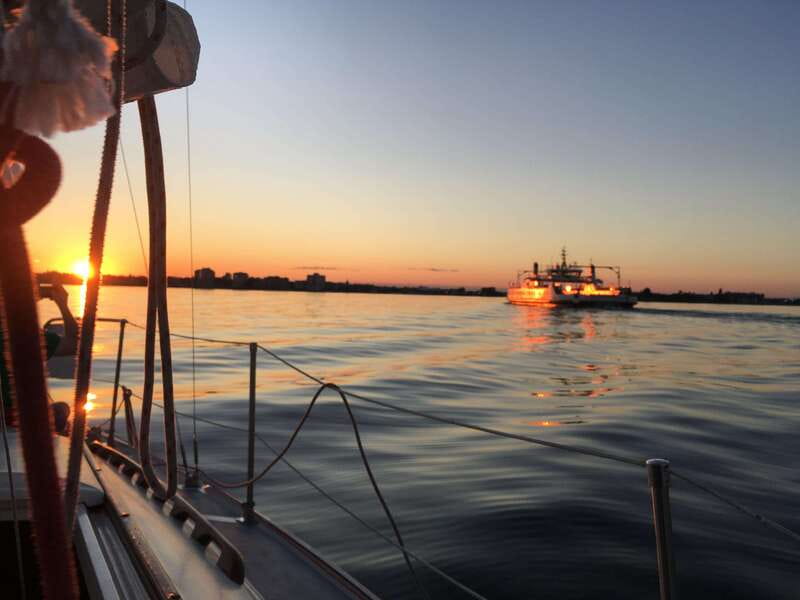 Kingston: Skippered Sailing Charter - The Value of a Private One-Hour Charter