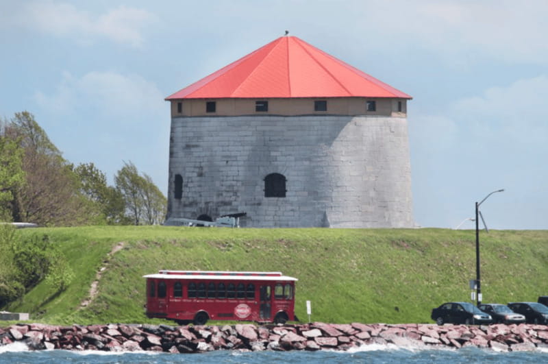 Kingston: Trolley City Tour - Queen’s University and Kingston’s old streets