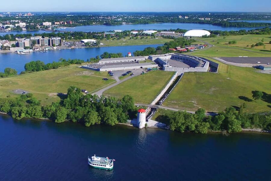 Kingston: Waterfront Shipwreck Cruise with Guide - A guide-led program with videos and recovered objects