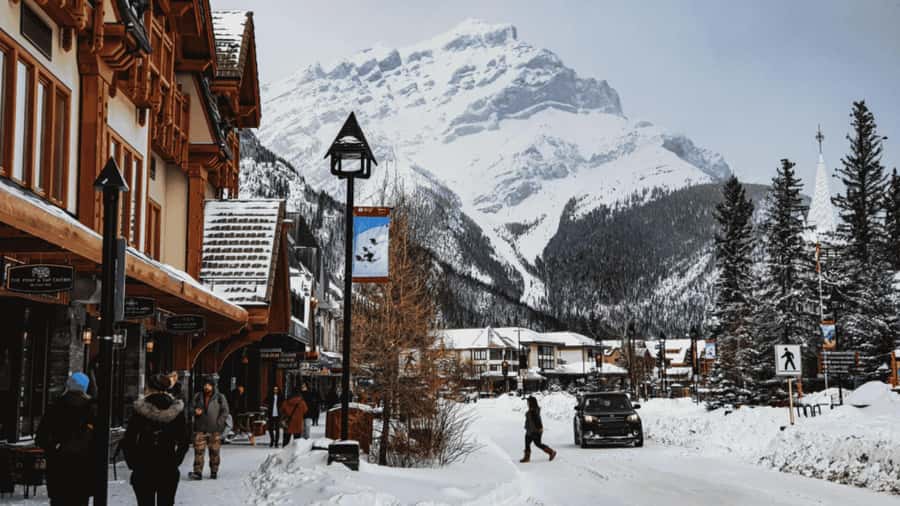 Lake Louise, Moraine, & Emerald: From Calgary/Canmore/Banff - A short taste of Banff town