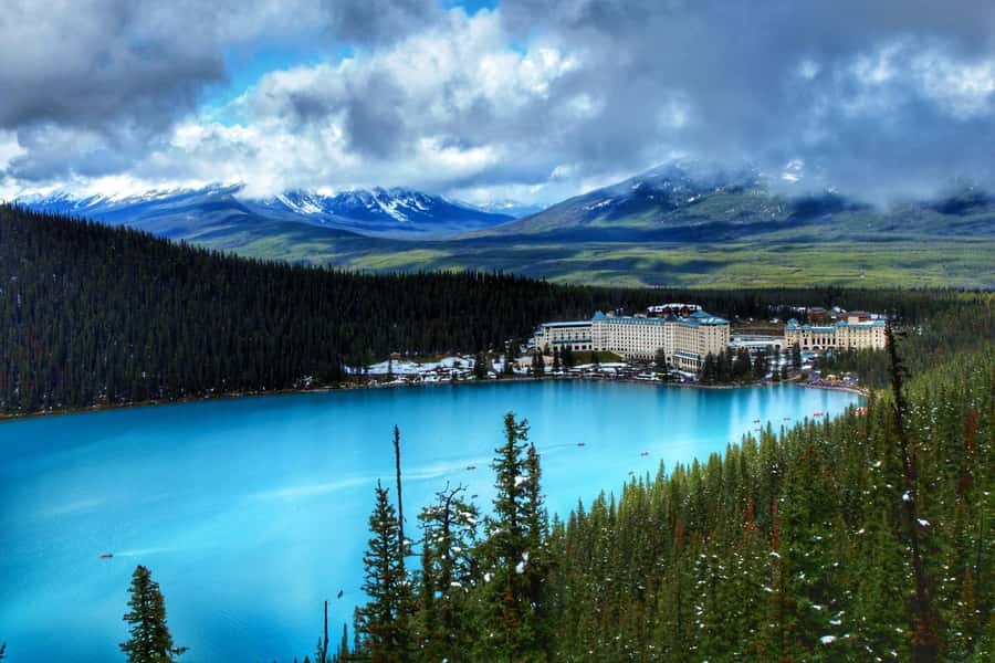 Lake Louise,Moraine,Emerald Lake,Johnston Canyon & BanffTour - Lake Louise: the classic first look