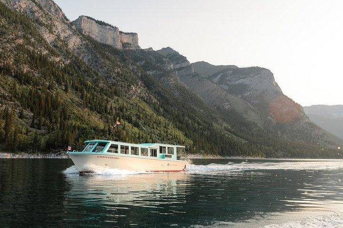 Lake Minnewanka Cruise - What happens during the one-hour route