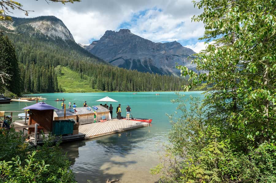 Lakes Moraine, Louise, Emerald, Johnston Canyon & Yoho Tour - How the price compares with planning it yourself