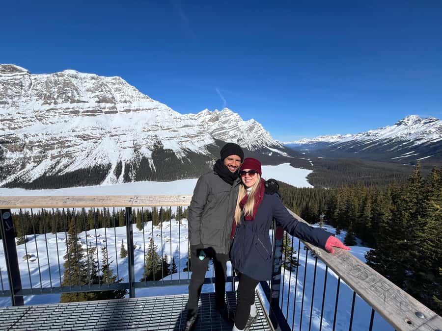 Louise, Moraine/Bow, Emerald, Peyto- 4 Lake Tour - Lake Louise starts the morning