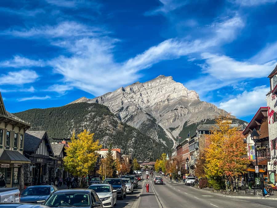 Louise, Moraine/Johnston Canyon, Minnewanka & Banff Town - Key points to know before booking