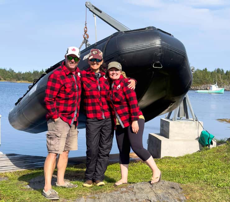Lunenburg: Zodiac Wildlife Tour with Naturalist Guide - A remote-feeling coastline close to town