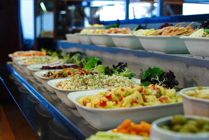 Mississauga: Niagara Falls Day Tours with Boat and Lunch - Lunch and the price question