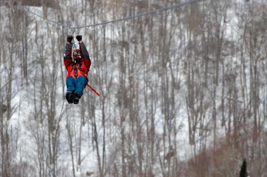 Mont-Catherine: Ziplines & Hike - What to bring for a cold-weather flight