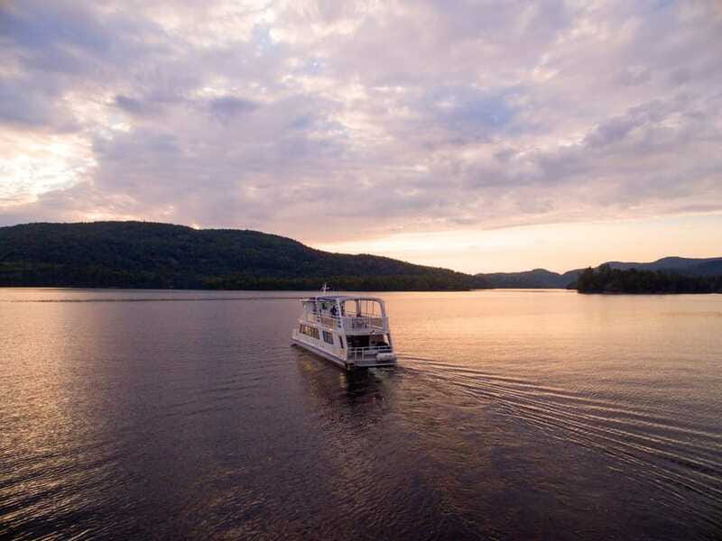 Mont-Tremblant: Guided Scenic Lake Cruise - Setting out from the federal wharf