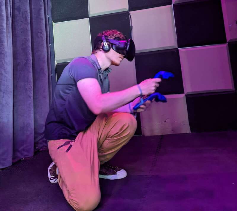 Mont Tremblant: Virtual Reality Gaming Session - Who will enjoy this most