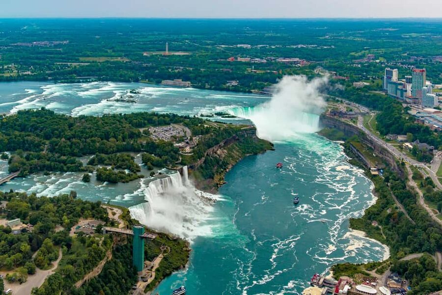 Montreal: 3-Day Toronto, Niagara Falls, Thousand Islands - Three days, three very different Ontario scenes