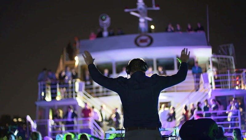 Montréal: 3 or 5-Course Dinner Cruise with DJ & Dancing - Key points to know before you book