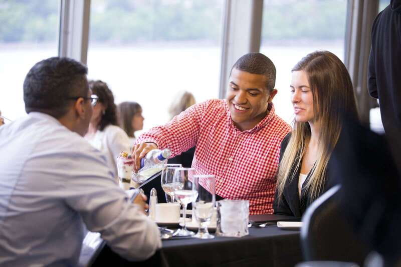 Montréal: 3 or 5-Course Dinner Cruise with DJ & Dancing - The evening changes at 8:30 p.m.