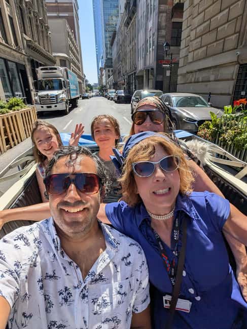Montreal: An unforgettable guided tour in a vintage 1930s convertible car - The Route Through Old Montreal