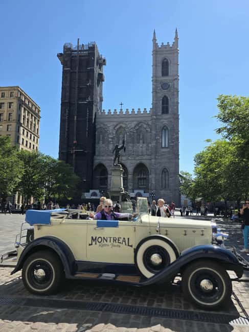 Montreal: An unforgettable guided tour in a vintage 1930s convertible car - What the Small Car Feels Like