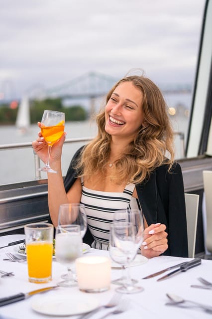 Montreal: Bateau-Mouche Cruise with A La Carte Dinner Option - Should you book the Bateau-Mouche dinner cruise?