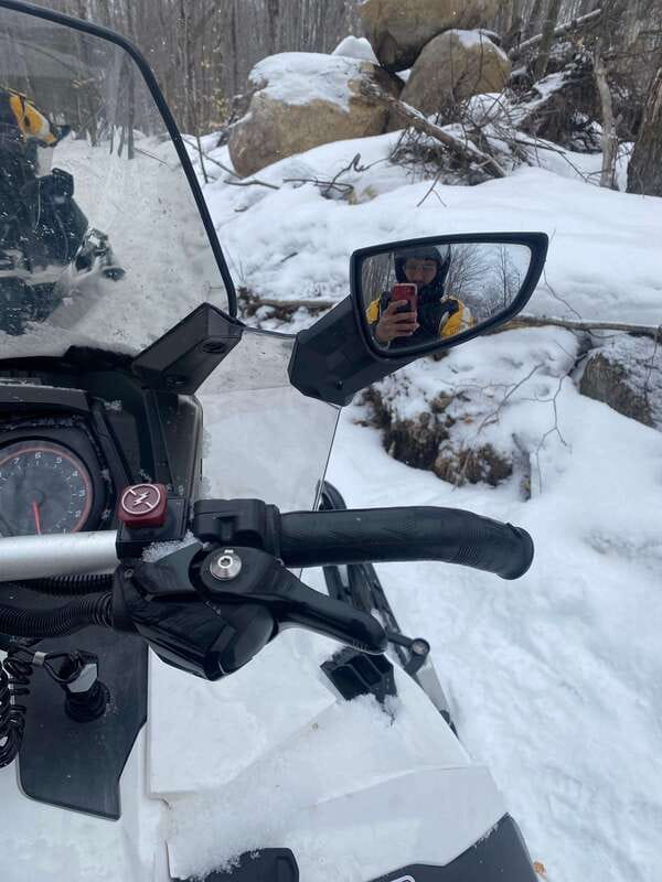 Montreal: Canadian Forest Guided Tour by Snowmobile - Learning to handle the snowmobile