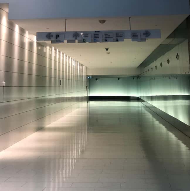 Montreal: Discover Reso - The Underground City - From a former bank café to the World Trade Centre