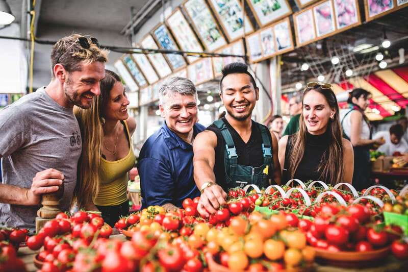 Montreal: Downtown and Old Montreal Highlights Bike Tour - Guides, safety, and the small-group advantage