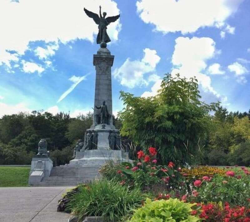 Montreal : Downtown & Underground Walking Tour with a Guide - Place Ville Marie and Montreal’s modern core
