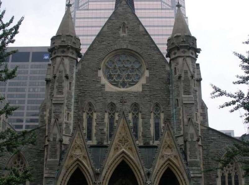 Montreal : Downtown & Underground Walking Tour with a Guide - Windsor Station and the city’s transportation story