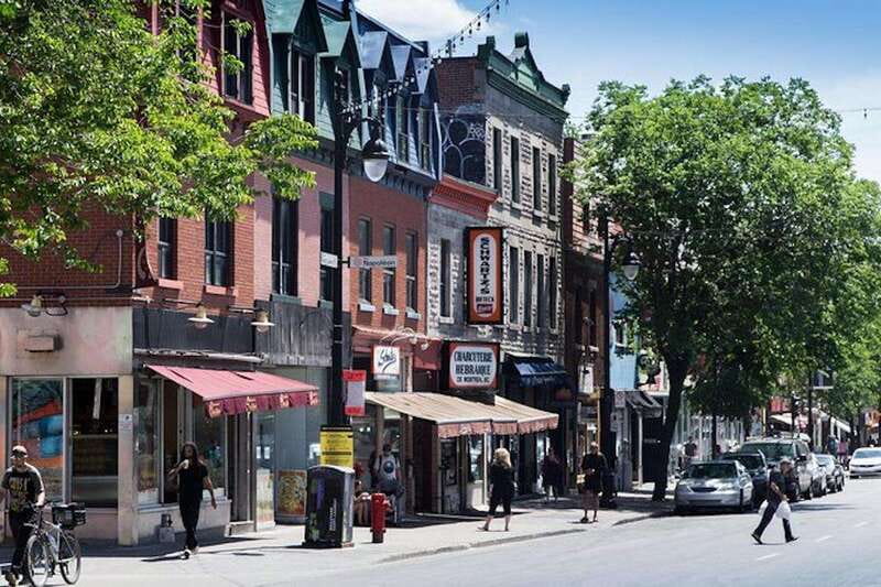 Montreal: Essential Neighborhoods Walking Tour + Basilica - A short look at Montréal’s Underground City