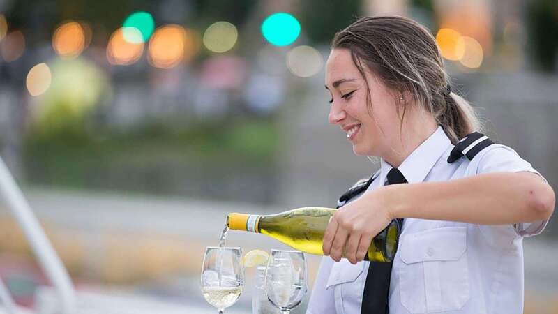 Montreal: Evening Cruise with DJ and Dance Floor - A floating terrace in the heart of Montreal