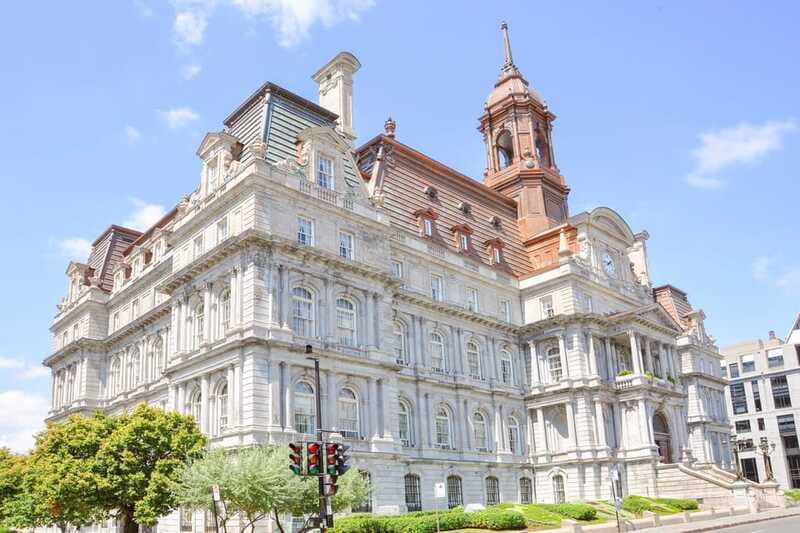 Montreal: Guided Bus Tour - Mount Royal Park and Saint Joseph’s Oratory
