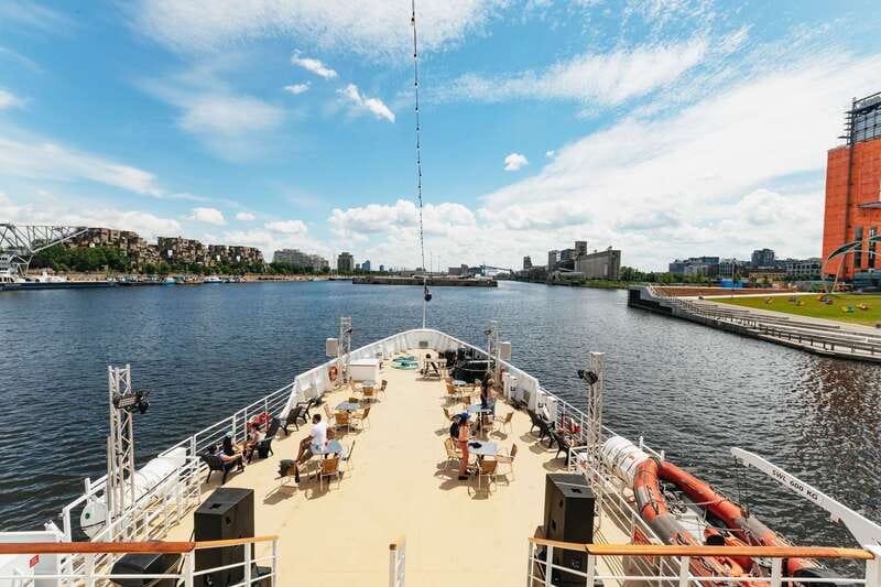 Montréal: Guided Sightseeing River Cruise - Starting at the Grand Quai in Old Montréal