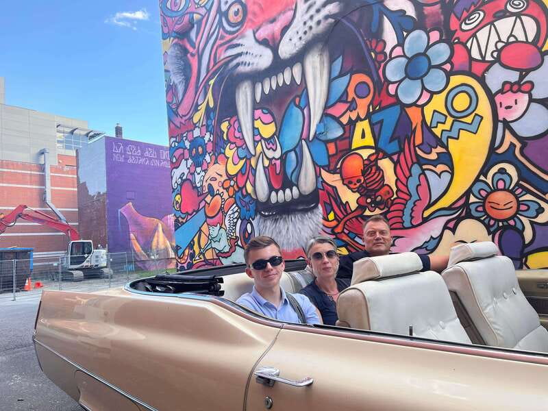Montréal: Guided Tour in Vintage Convertible Cadillac - Is $226 a fair price for up to five people?