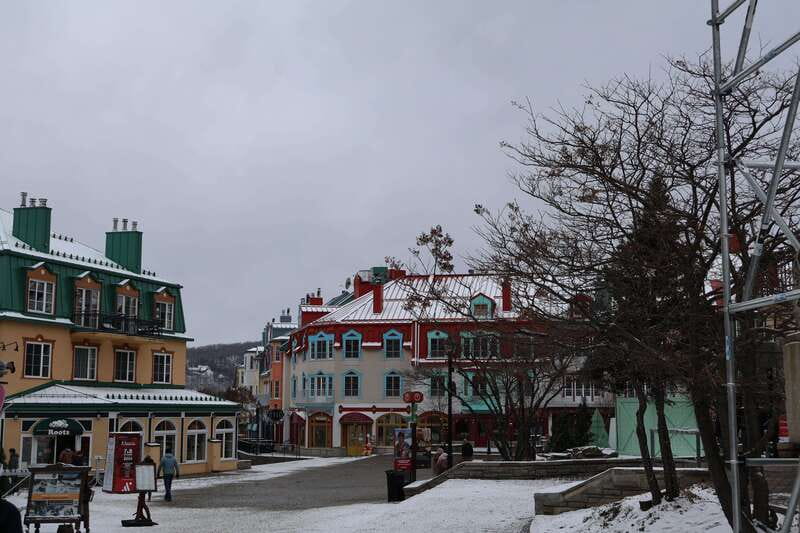 Montreal: Guided tour of the Laurentides Mont Tremblant - The pedestrian village is made for an easy pause
