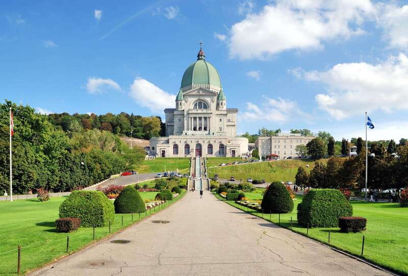 Montreal: Half-day Guided City Tour - Guide quality and language expectations