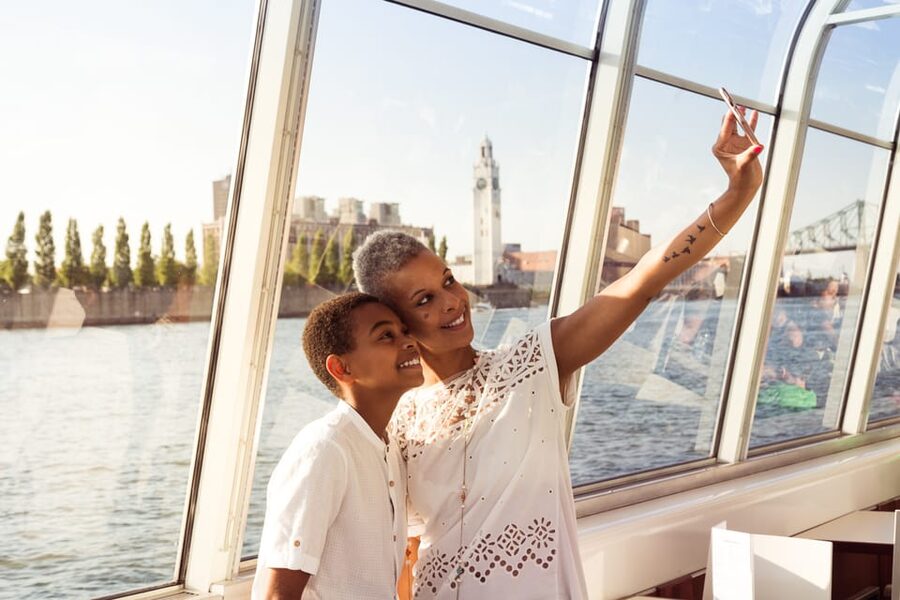 Montreal: Le Bateau-Mouche St. Lawrence Sightseeing Cruise - How much history will you hear?