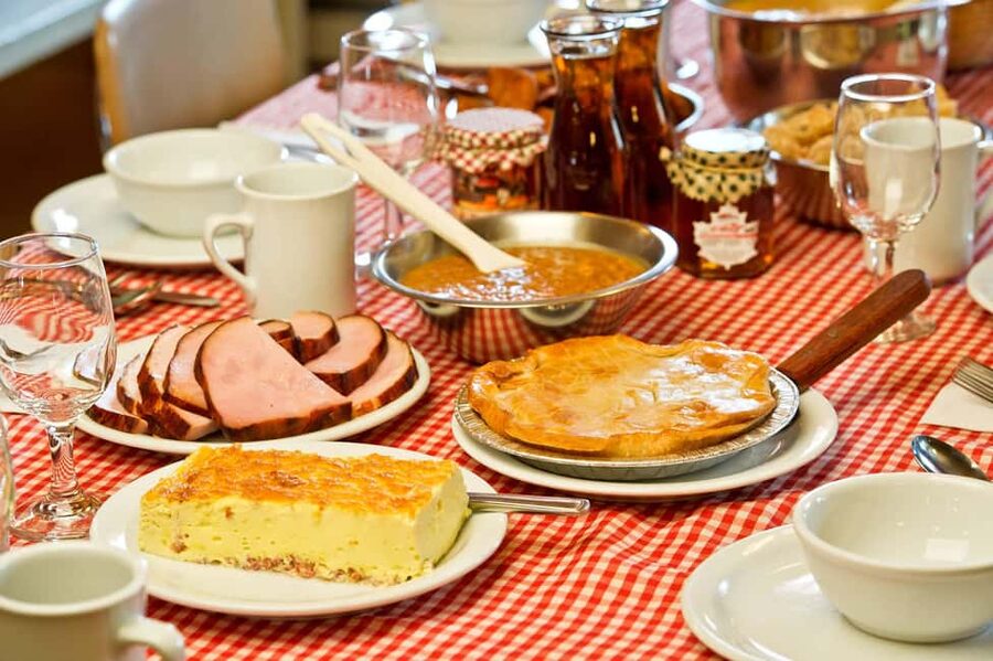 Montreal: Maple Syrup Tour with Sugar Shack & Local Cuisine - Key points at a glance