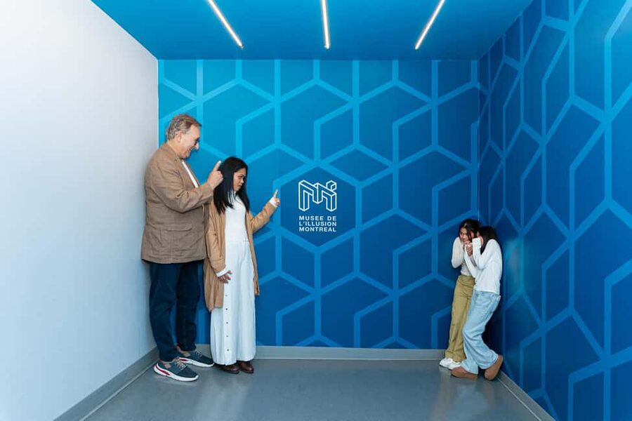 Montreal: Museum of Illusions Entry Ticket - Tilted rooms and the challenge of balance