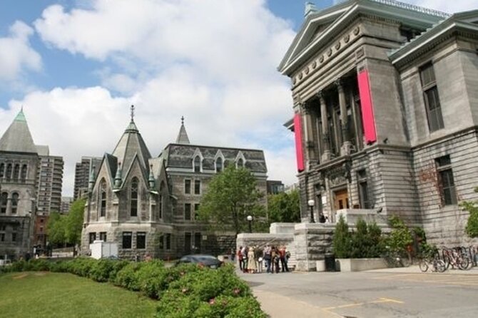 Montreal : Old Montreal Walking Tour With A Guide - Cours Le Royer and the pleasure of slowing down