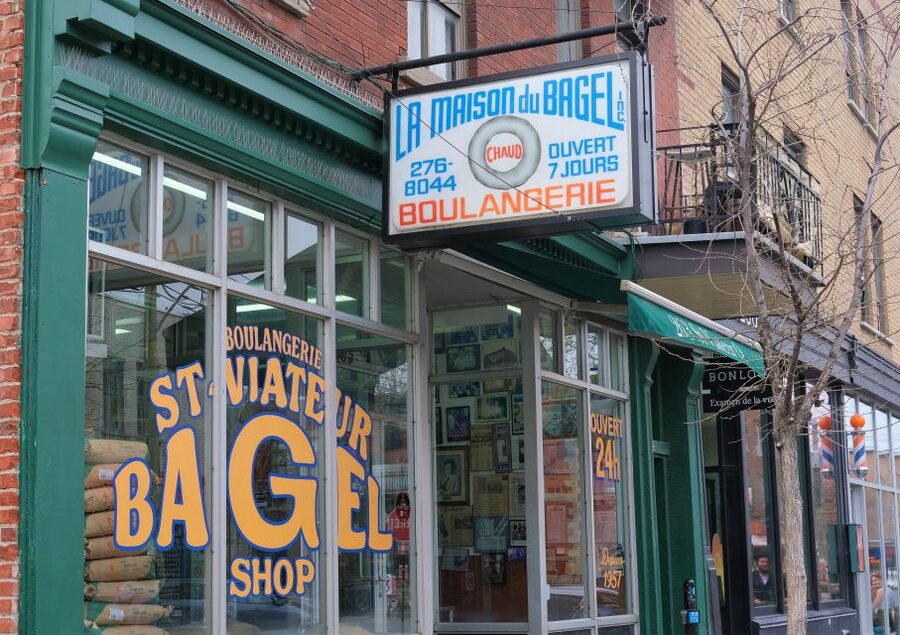 Montreal: Plateau Mont-Royal & Mile End Walking Tour - Stories about history, culture, and Montreal identity