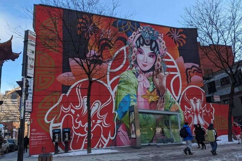 Montreal: Private custom walking tour with a guide - Key points to know before booking