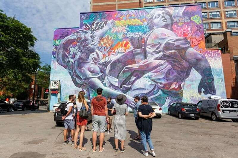 Montreal: Private custom walking tour with a guide - History and culture: the value depends on your guide