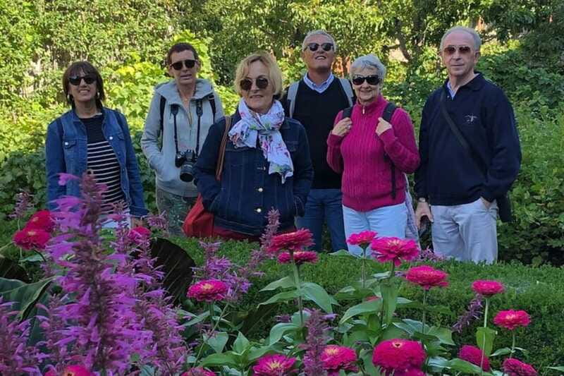 Montreal: Private custom walking tour with a guide - Should you book it?