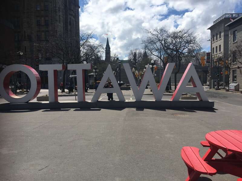 Montreal: Private Day Tour to Ottawa - ByWard Market after Parliament Hill