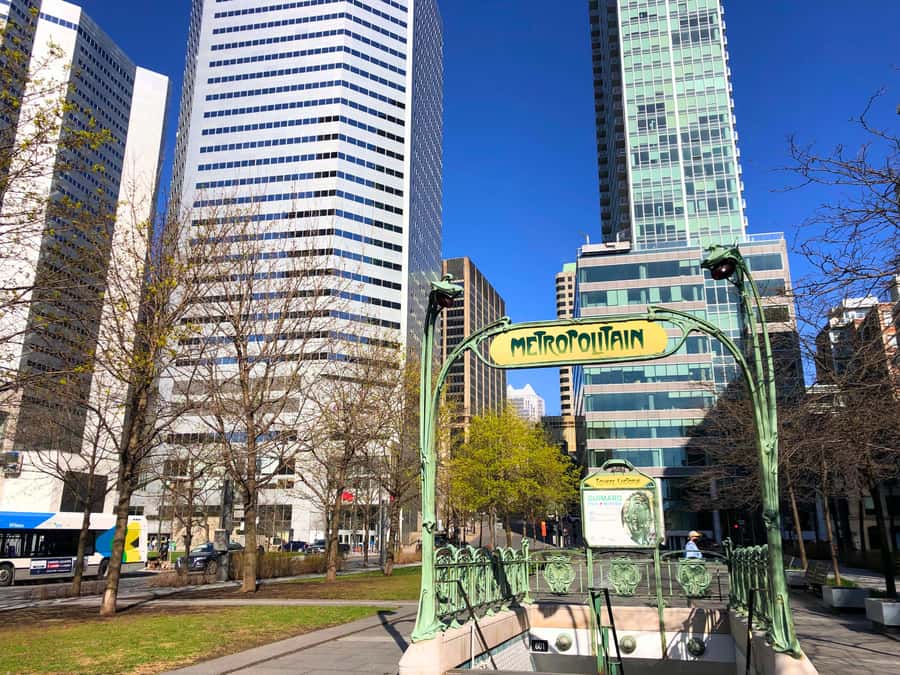 Montreal: Private Walking Tour of Downtown & Underground - Key points at a glance