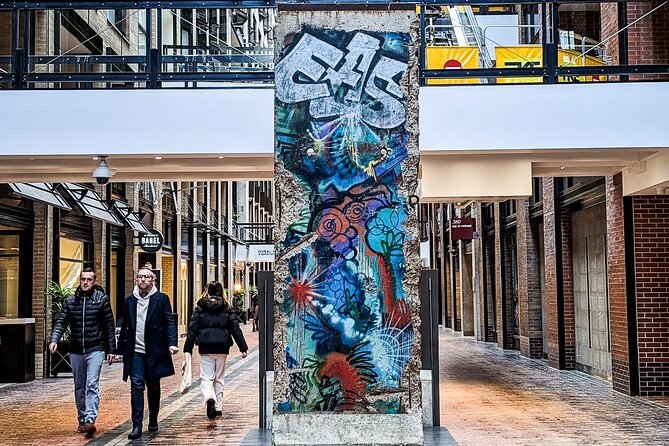 Montreal RESO Underground City + Downtown Tour by MTL Detours - Guide style and the small-group advantage